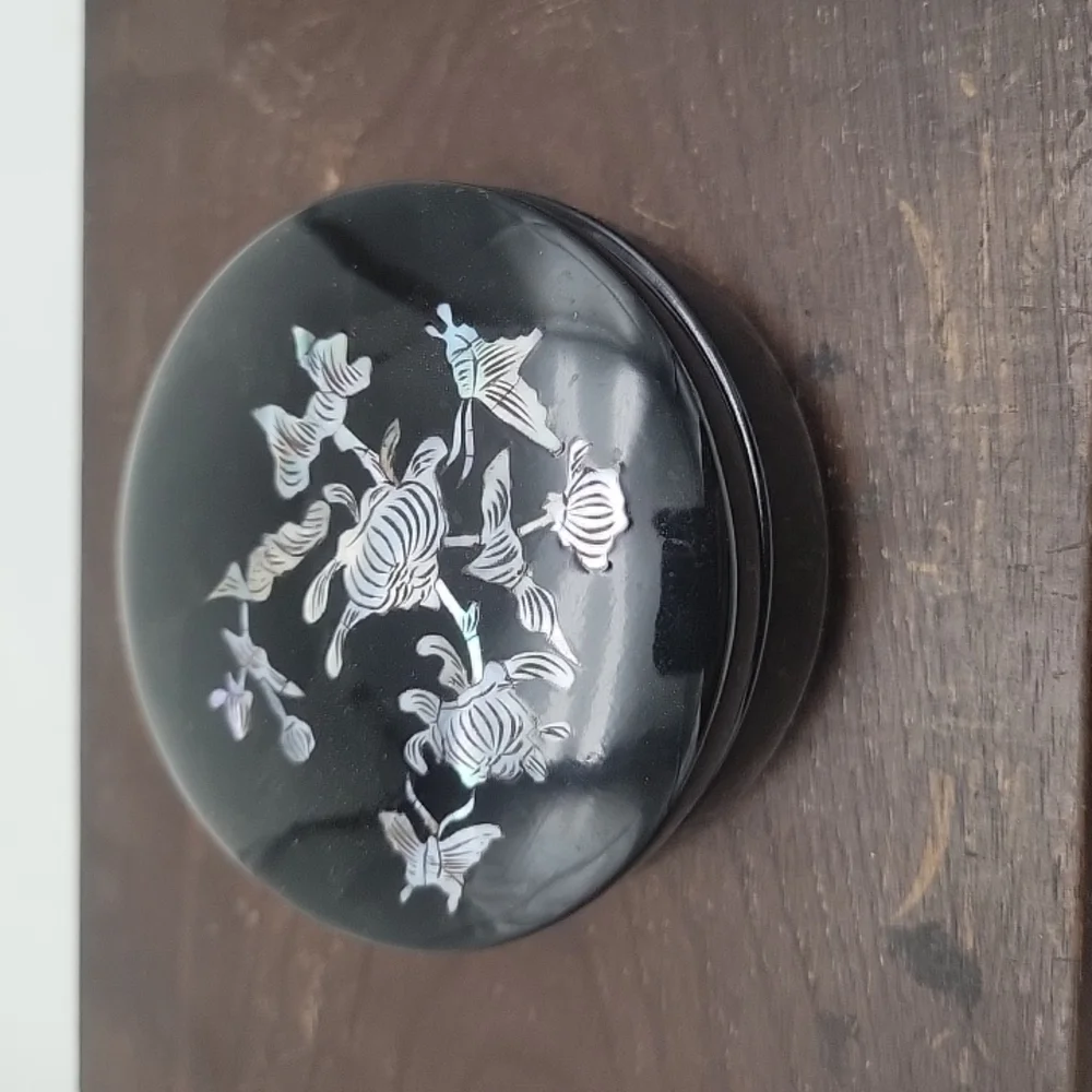 Vtg Black Lacquer Box Lid Mother of Pearl Inlaid Bird Butterfly Trinket Jewelry